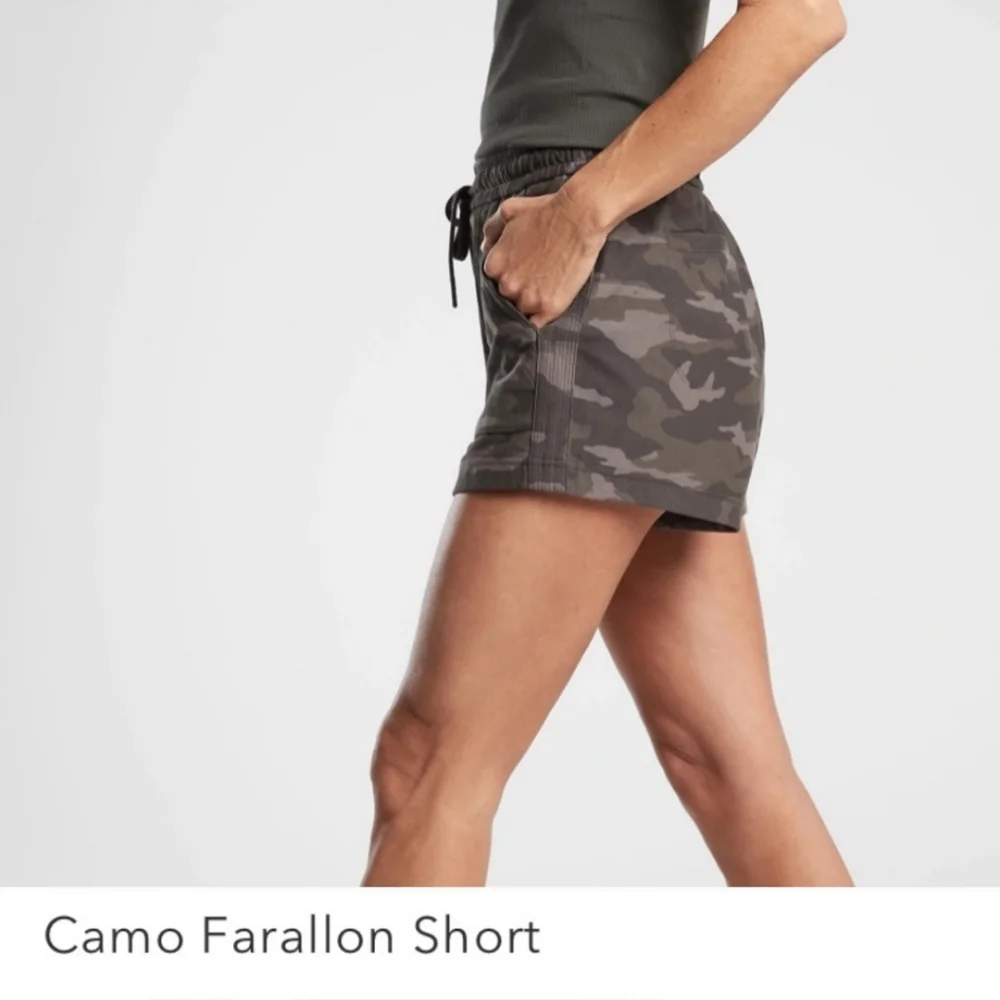 Athleta Farallon Camo Shorts 8